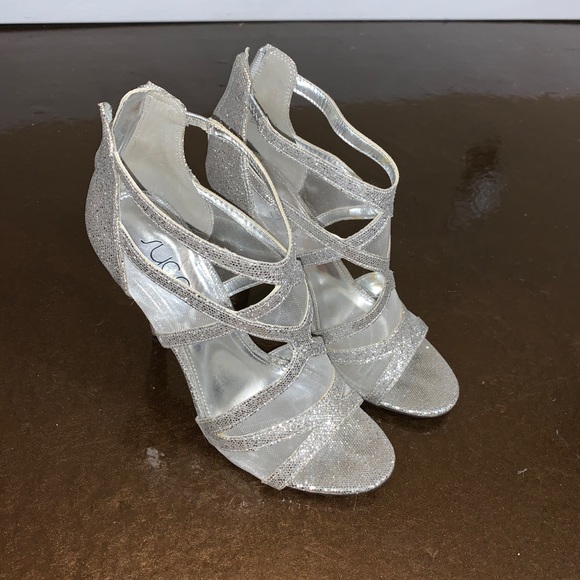 Heels - Picture 2 of 5